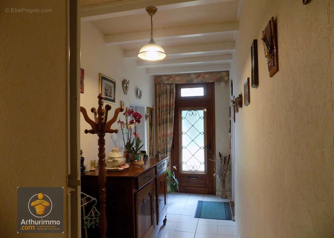 Maison à PRIN-DEYRANCON