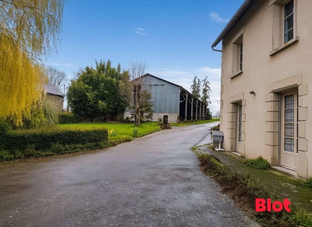 Maison 198 m² à Combourg  - photo 3