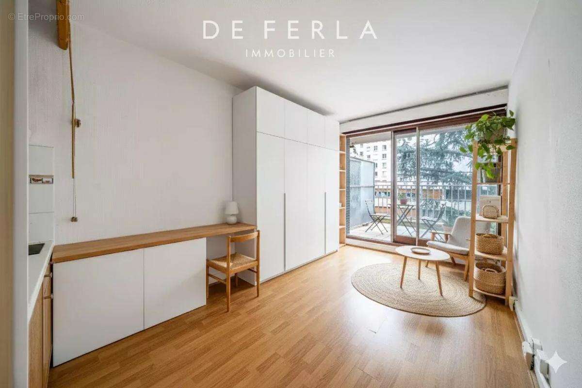 Appartement à PARIS-15E