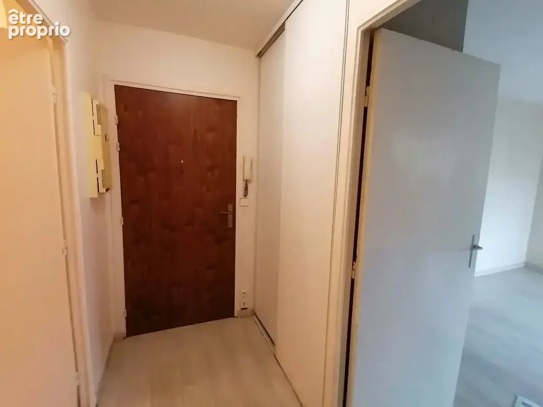 Livry gargan limite le raincy studio 31 m² cave et parking - photo 3