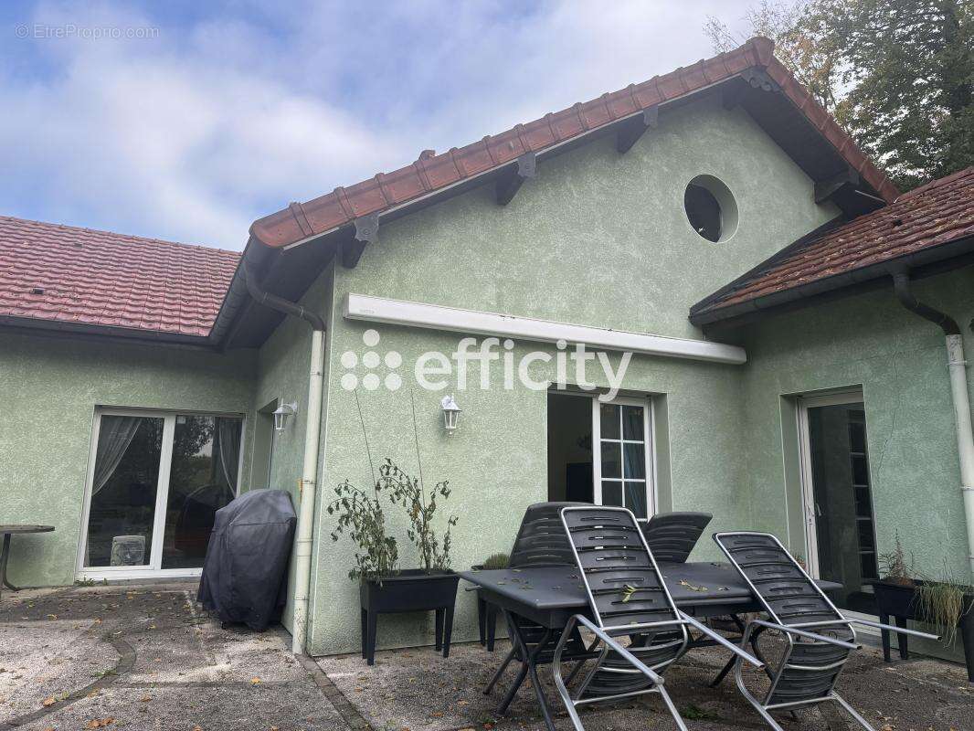 Maison à FROTEY-LES-LURE