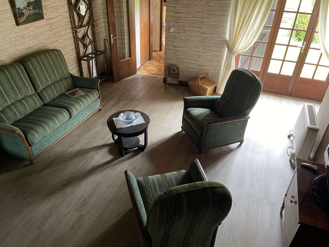 Maison à MEZIERES-SUR-ISSOIRE