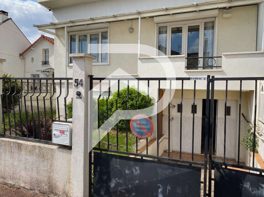 Maison à VIRY-CHATILLON