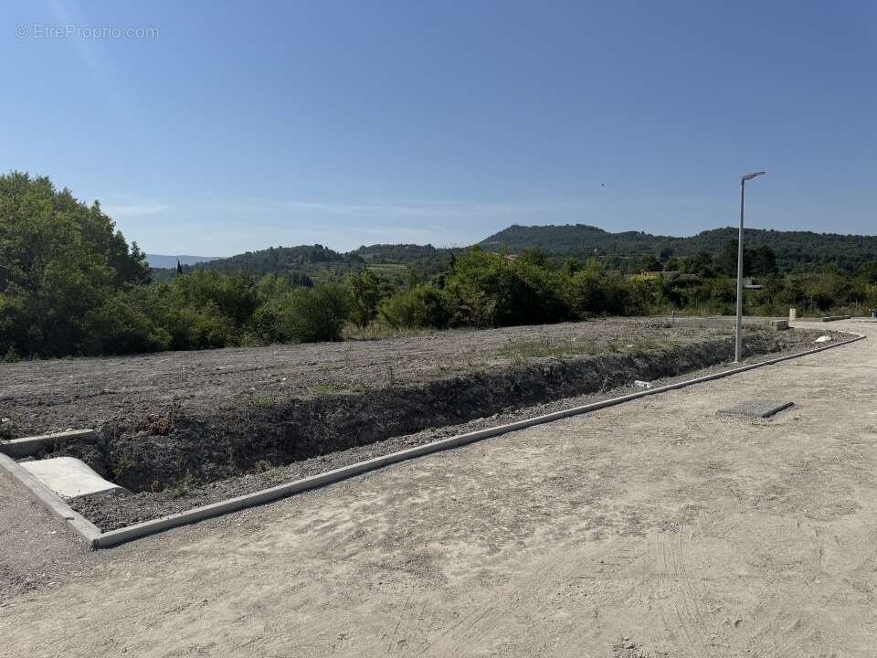 Terrain 502 m² à Mormoiron  - photo 4