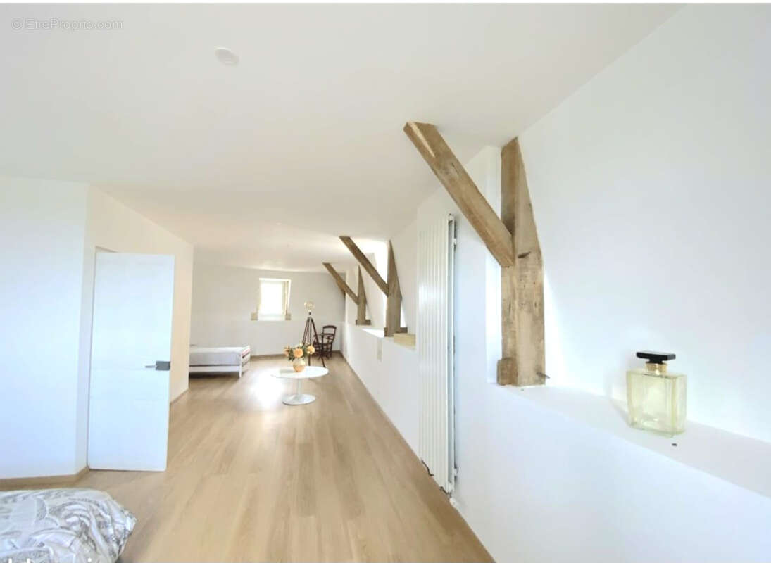 Appartement à SALLES-DE-BELVES