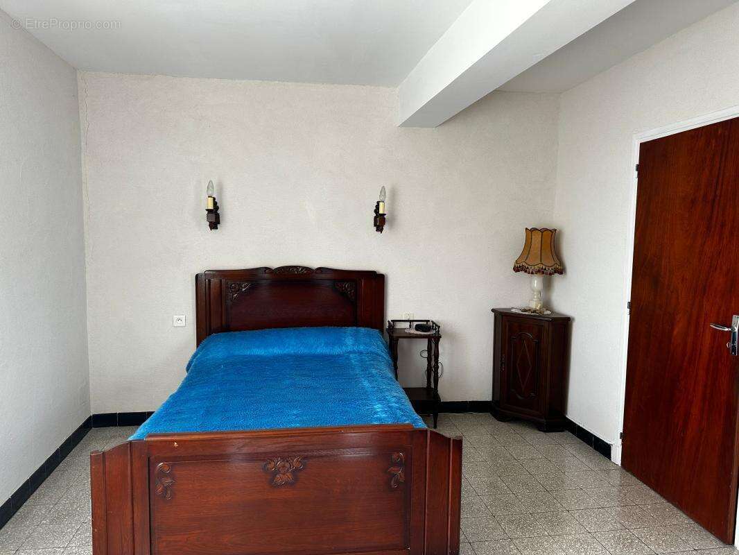 Maison à COUSTAUSSA