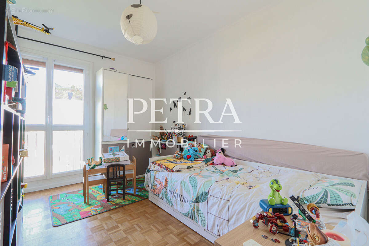 Appartement à FRESNES