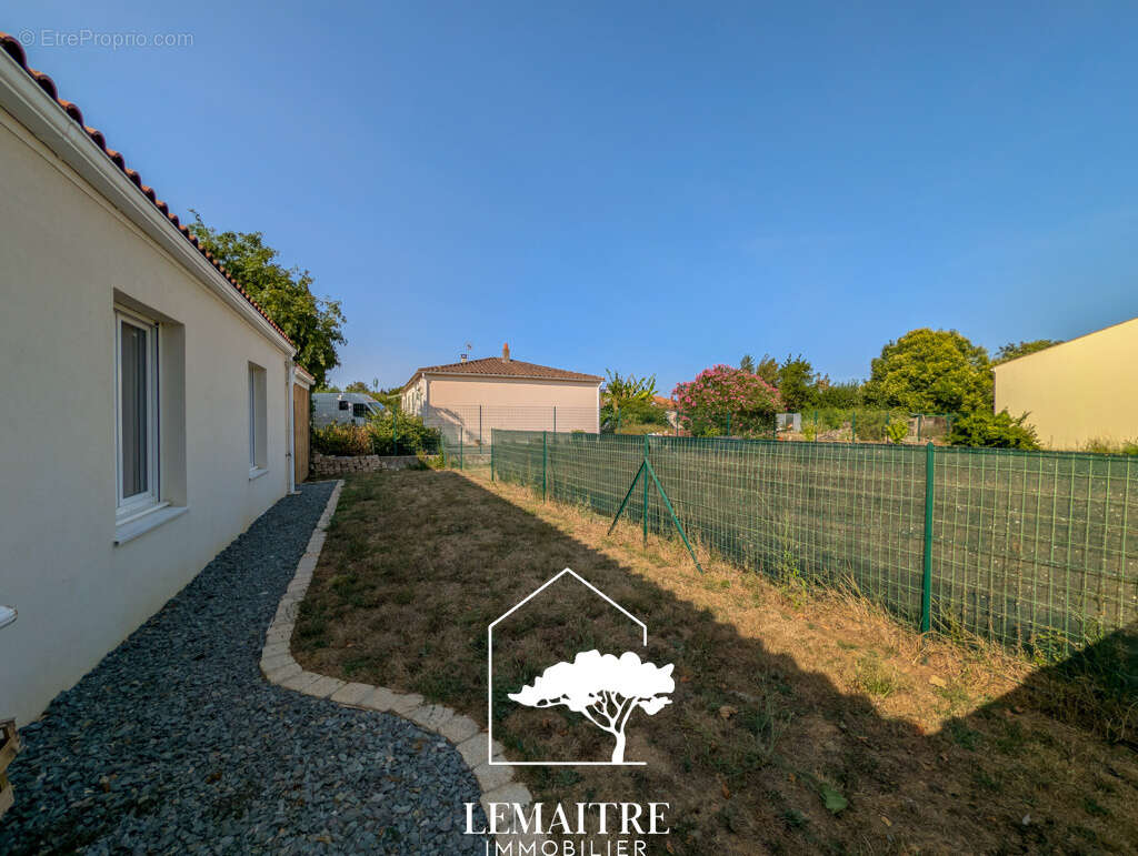 CORME-ROYAL (17600)   Pavillon individuel   106 m2   3 chambres   Garage   Terrain 471 m2 - photo 24