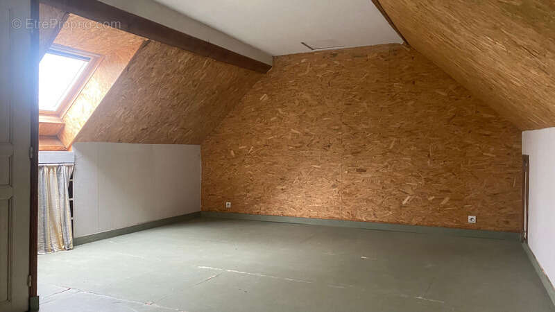 Maison à METZ-LE-COMTE