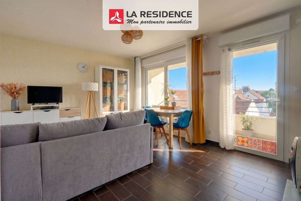 Appartement à BEAUCHAMP