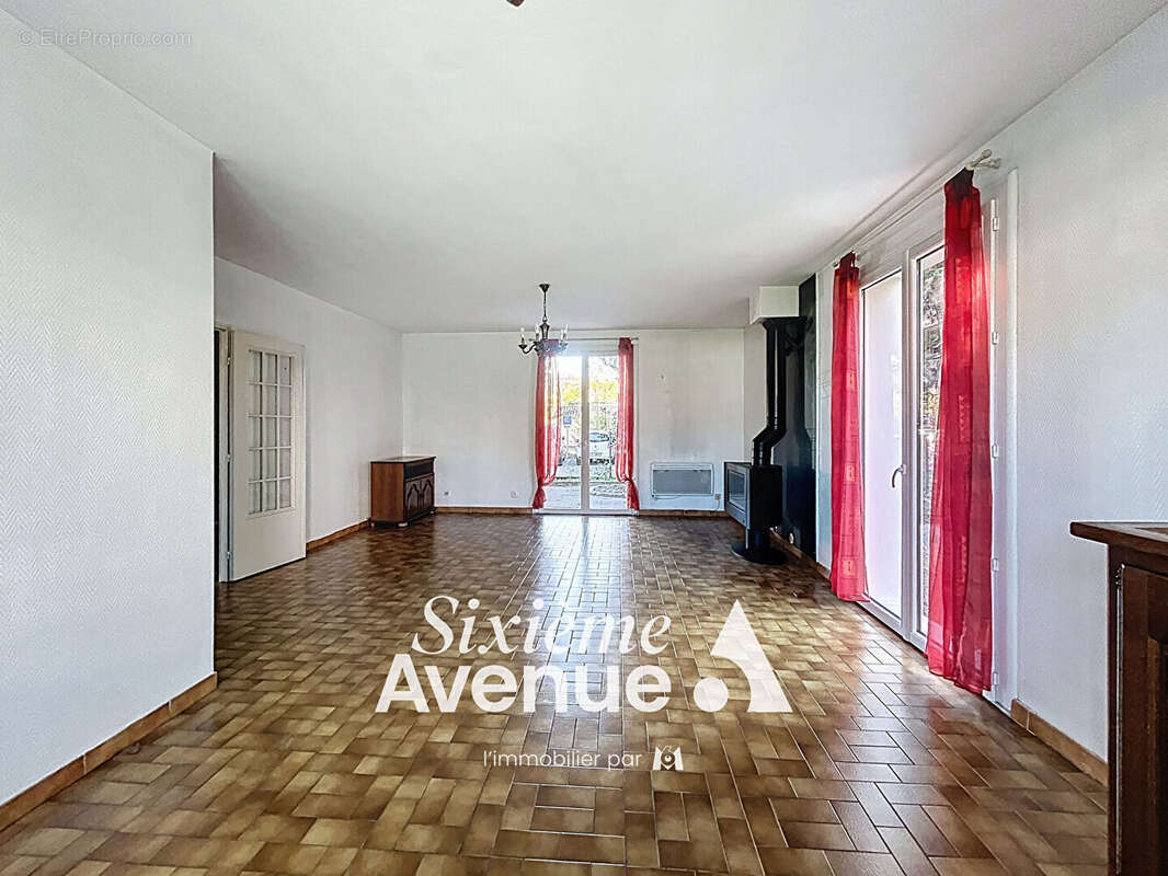 Maison à DECINES-CHARPIEU