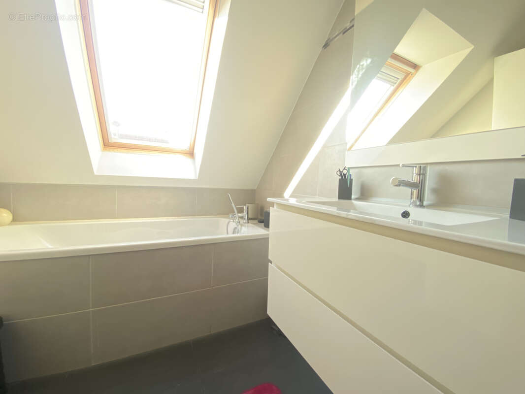 Maison à COURRIERES