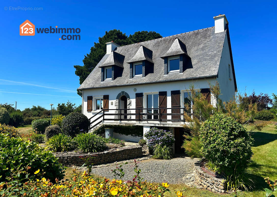 Maison à TREDREZ-LOCQUEMEAU