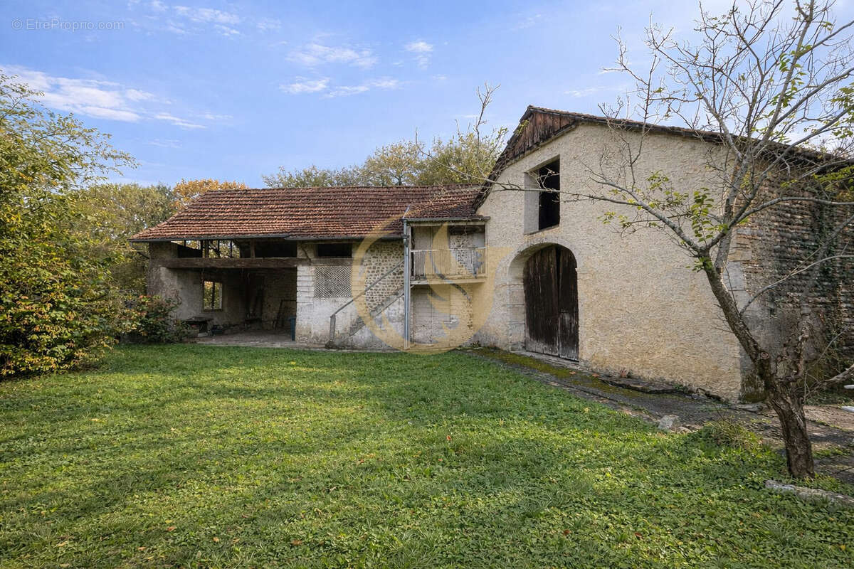 Maison 106 m² à Artiguelouve  - photo 3