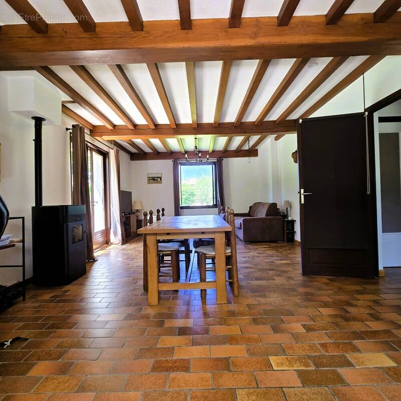 Maison à SAINT-CYR-SUR-MENTHON