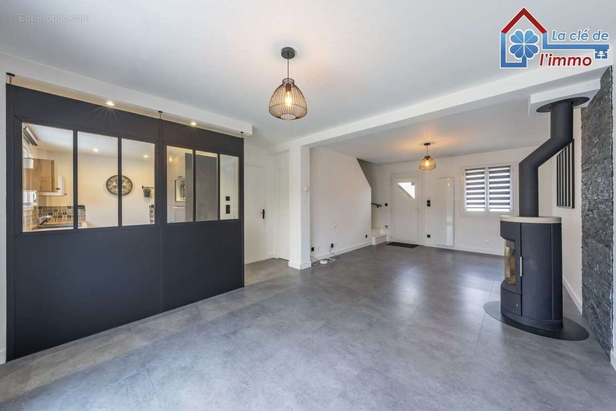 Maison à MOISSY-CRAMAYEL