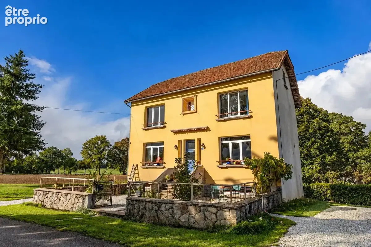 À vendre : Grande maison avec vue dégagée (63) - photo 1