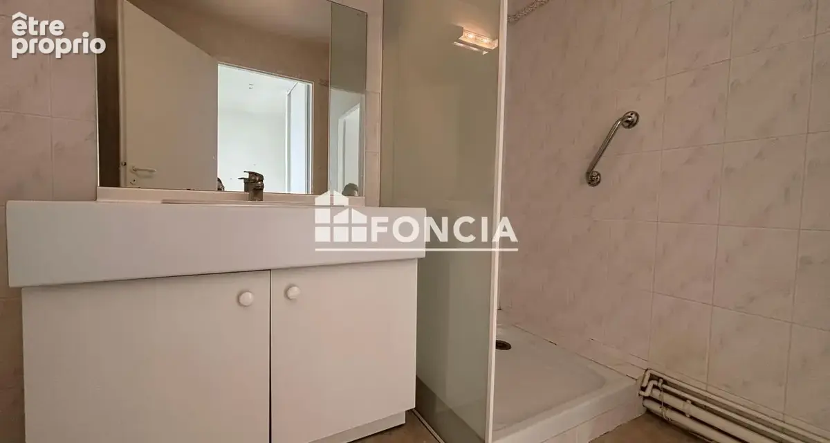 Appartement de 45 m2 avec stationnement proche place Napoléon - photo 4