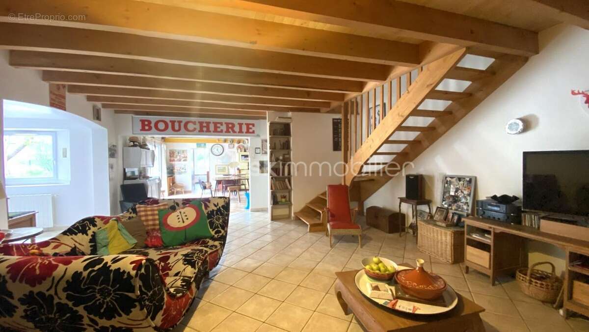 NANTES - Quartier St Jacques : Maison d'env. 200m², 4 chambres, garage et jardin - photo 6