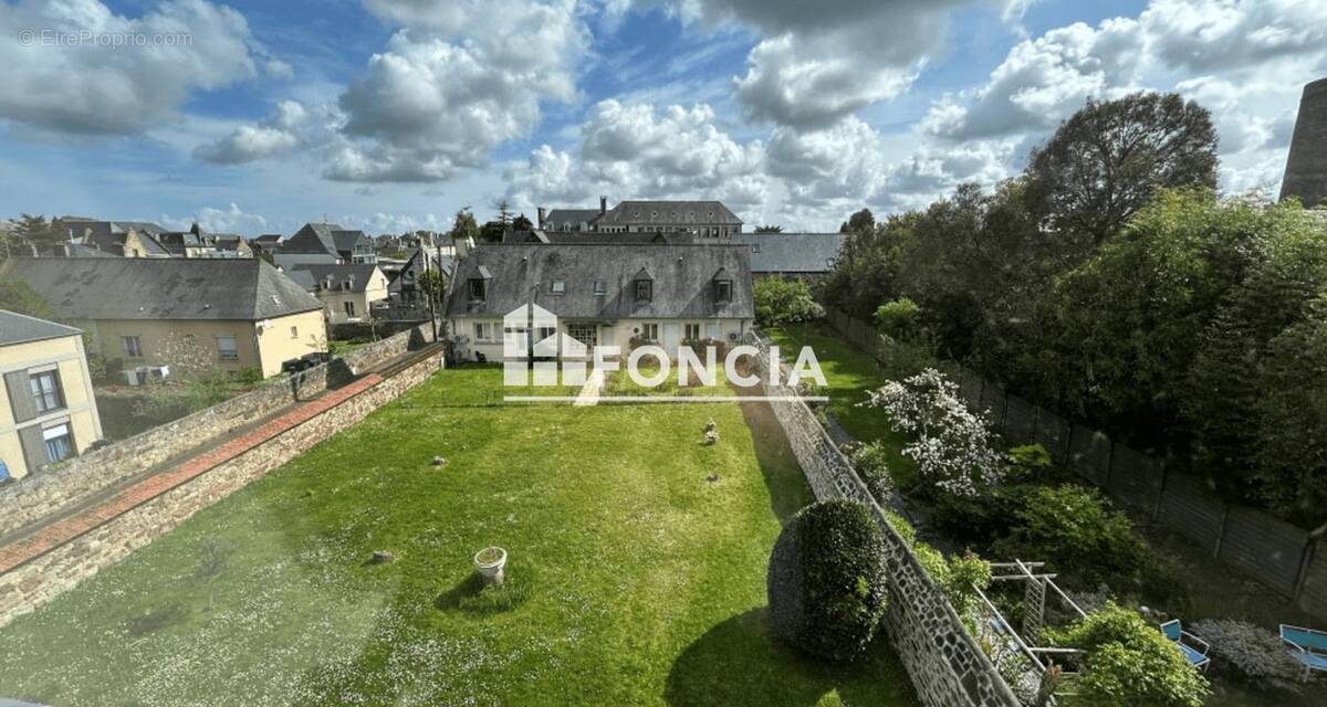 Terrain à DOL-DE-BRETAGNE