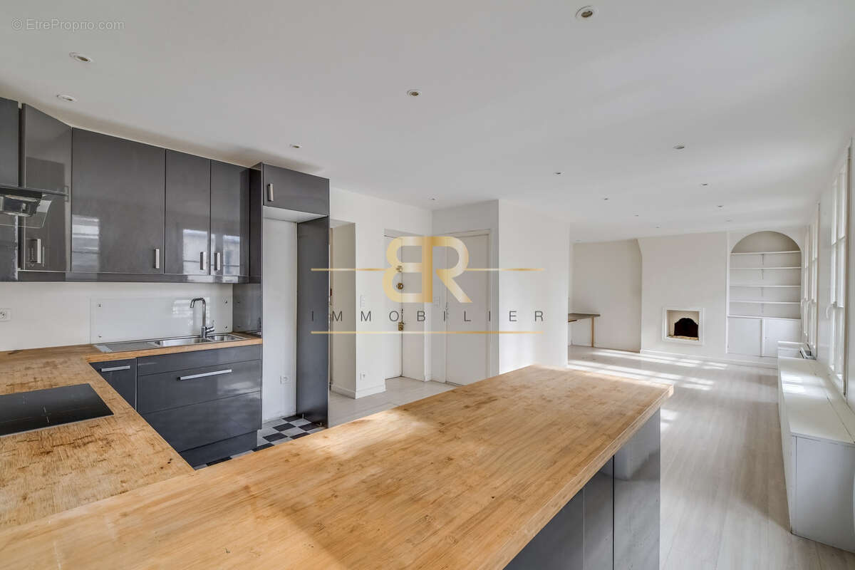 Appartement à PARIS-18E