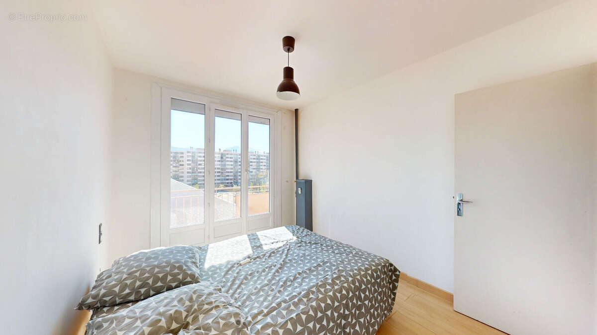 Appartement Echirolles 3 pièces 54.56 m2, rue Danielle Casanova - photo 12
