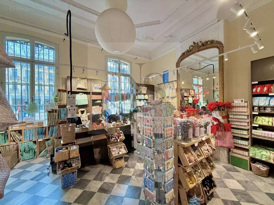 Aix-en-provence / local commercial - cours mirabeau - photo 8