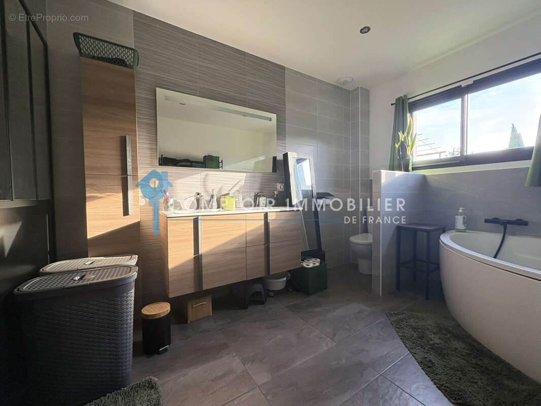 DEPT-30-A VENDRE-MEYNES Belle Villa de plain pied RT2012 agréable et lumineuse - photo 12