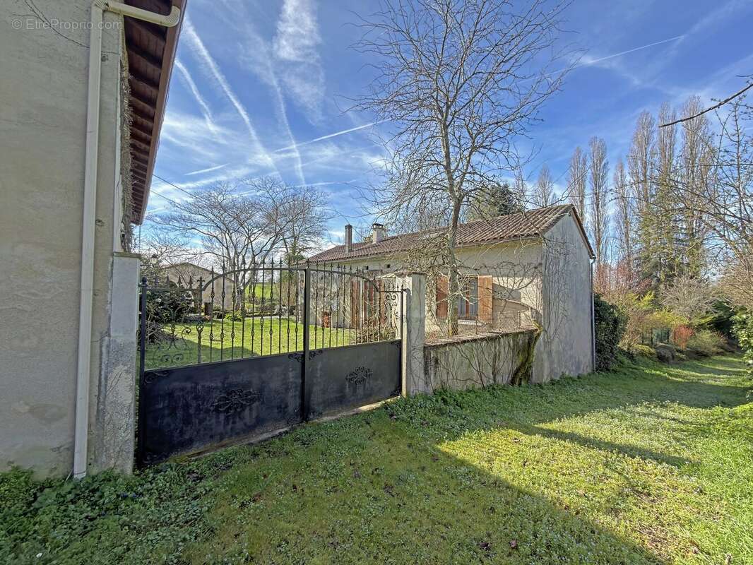 Maison à SAINT-PRIVAT-DES-PRES