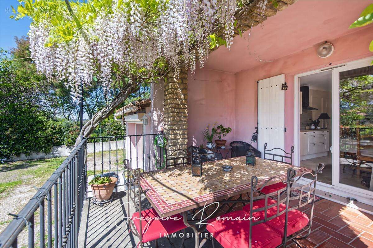 Maison à SAINT-CHAMAS