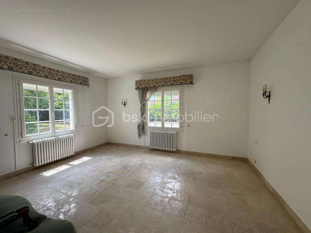 Maison à SAINT-SEURIN-SUR-L&#039;ISLE