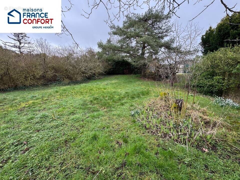 Terrain à LIMETZ-VILLEZ