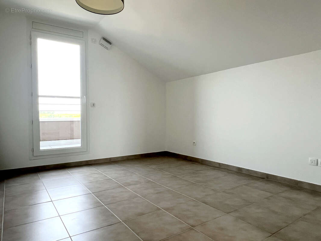 Appartement à VILLE-LA-GRAND