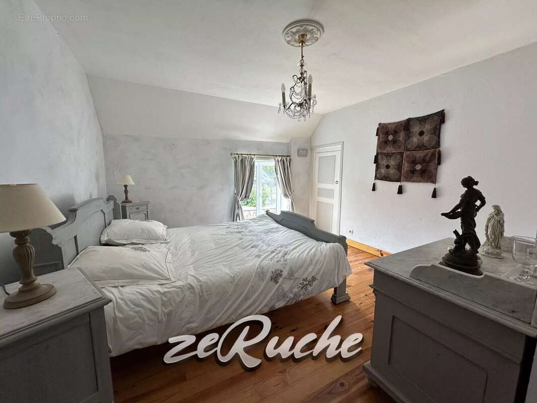 Grande maison de caractère à Cahagnes de 411m², 3 chambres d'hôtes et 2 gîtes - photo 13