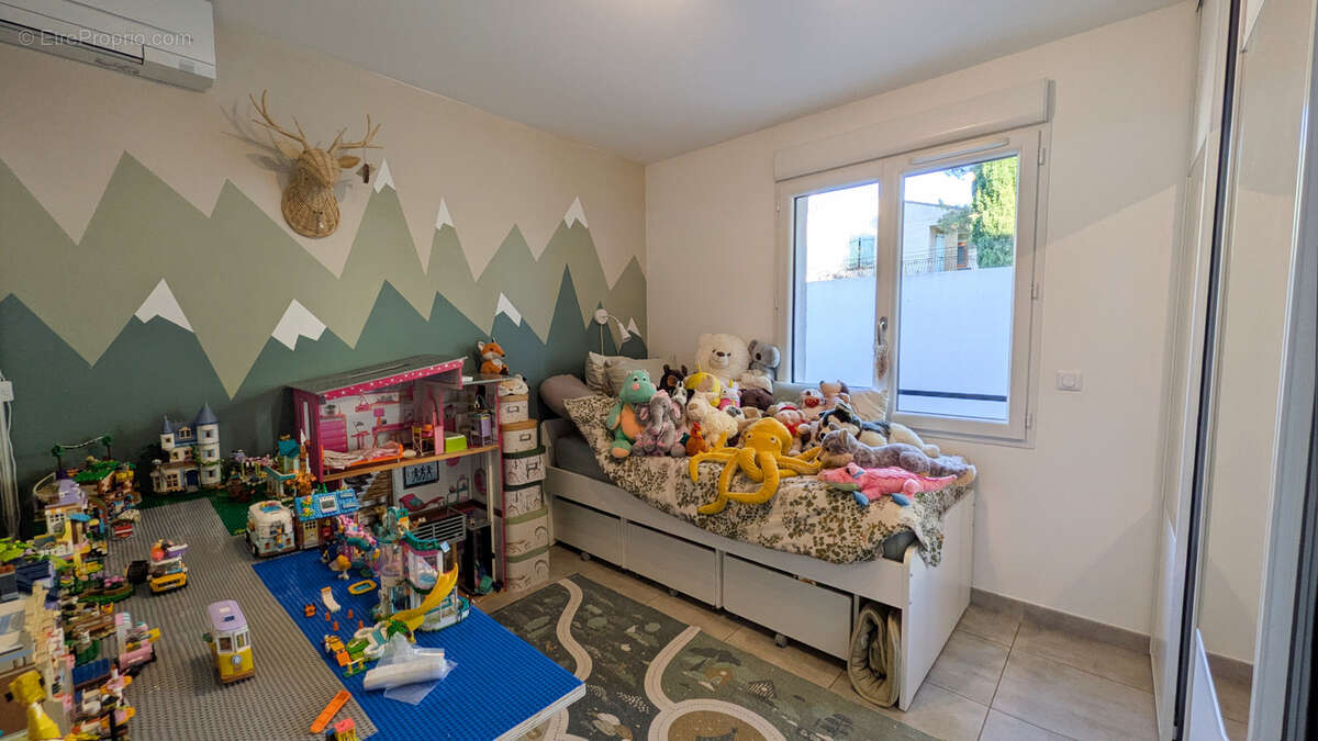 Maison à CUGES-LES-PINS