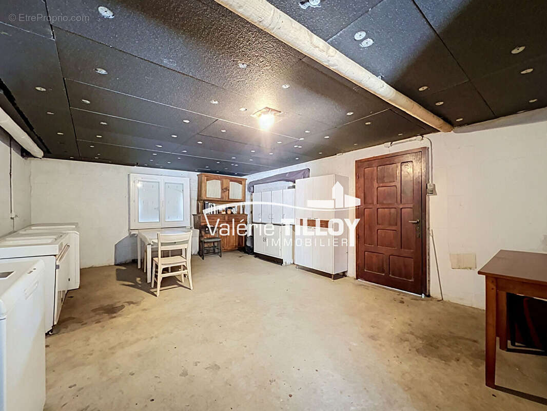 Maison individuelle avec grand terrain de 2 500 m², sous-sol complet et combles aménageables - photo 10