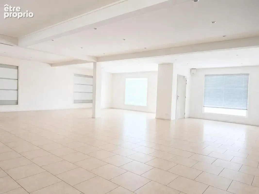 Locaux/Biens immobiliers - photo 2