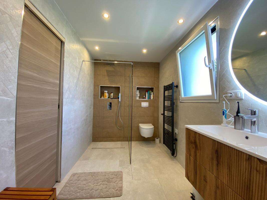 Maison à PLOUGONVELIN