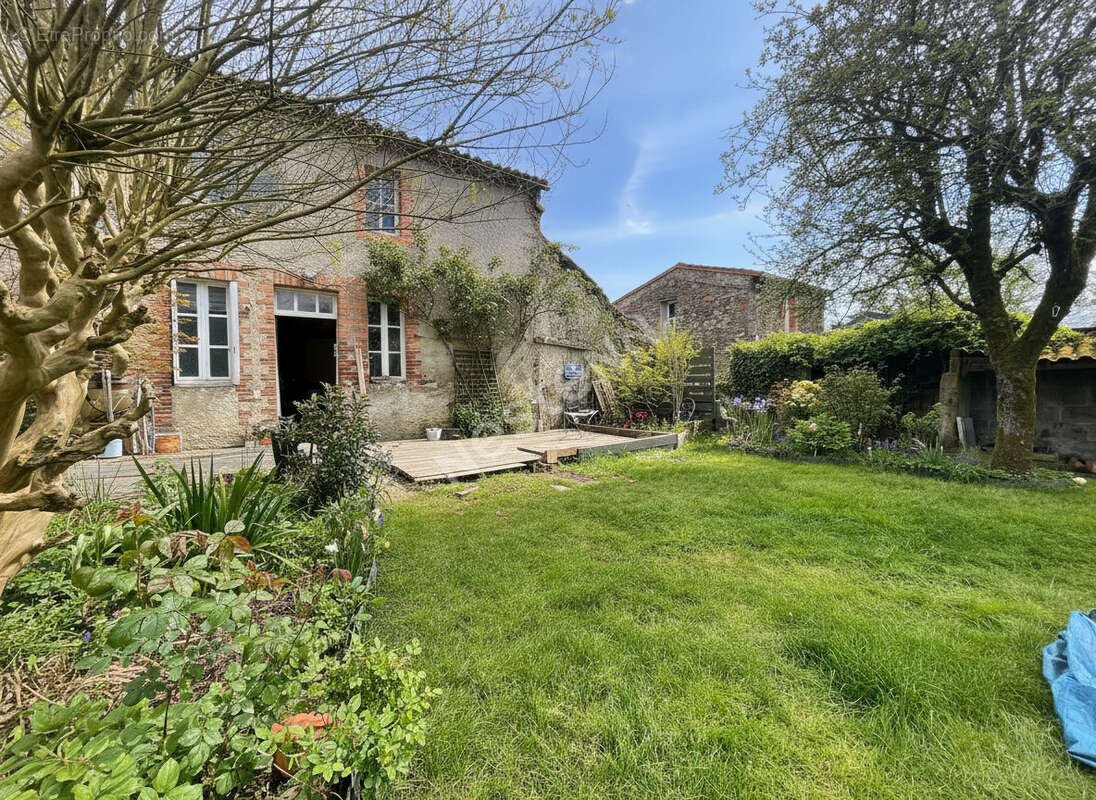 Maison à BOUSSAY