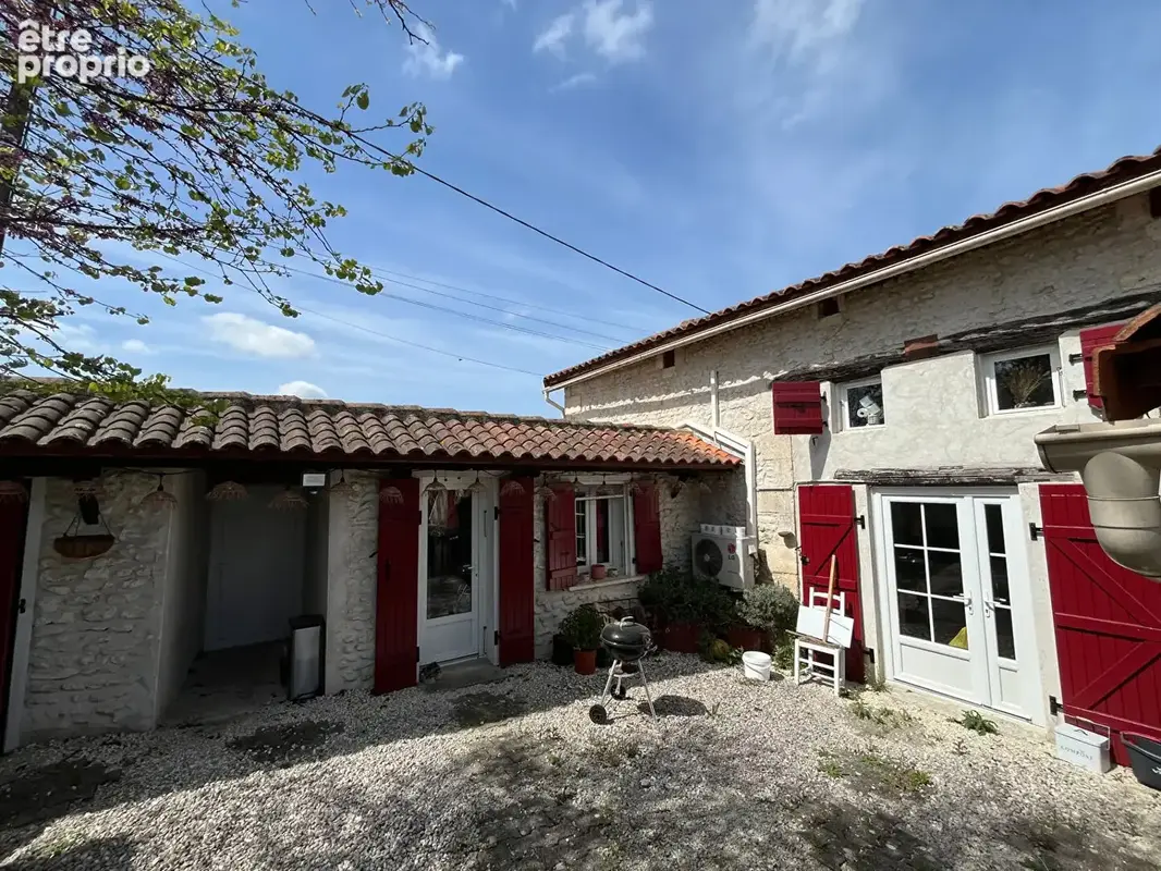 Charmante charentaise rénovée avec 4 chambres, piscine et vue dégagée - photo 5