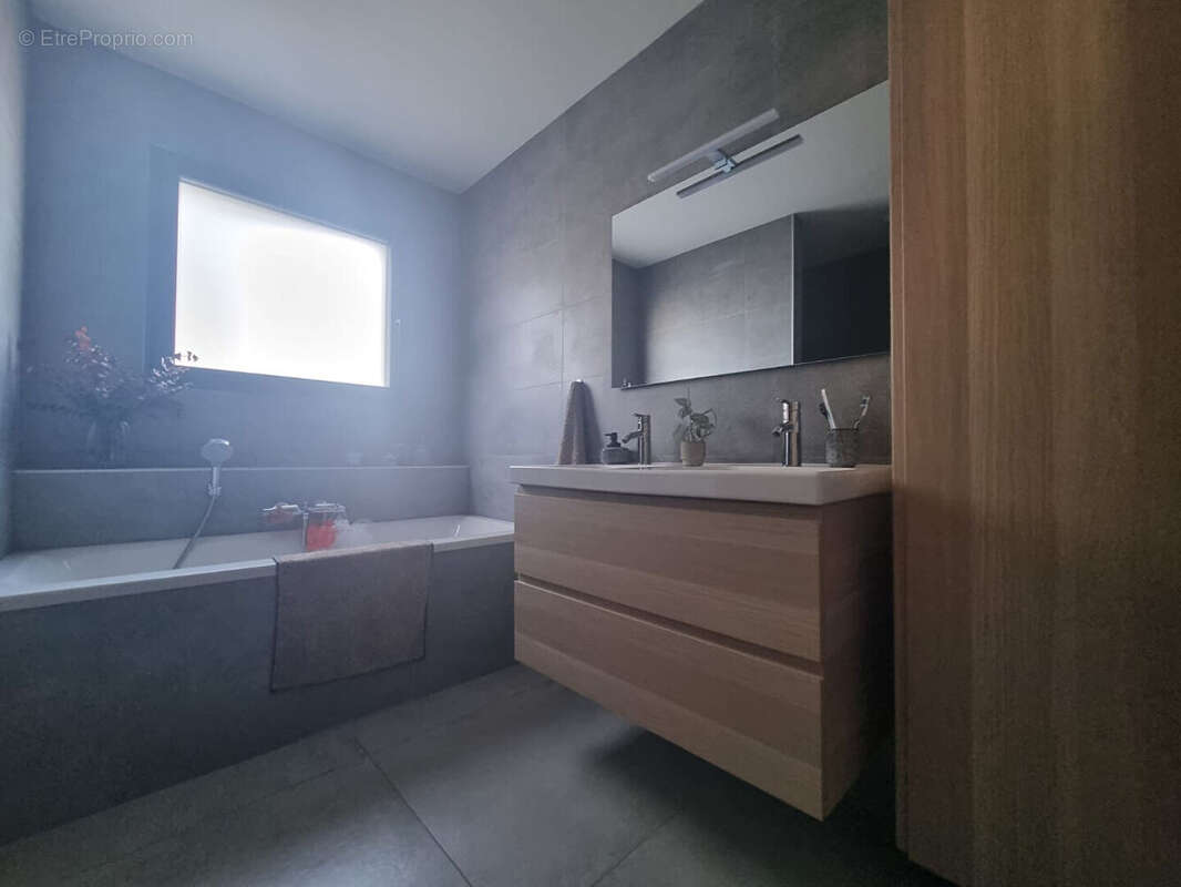 Maison à SAINT-SEBASTIEN-SUR-LOIRE