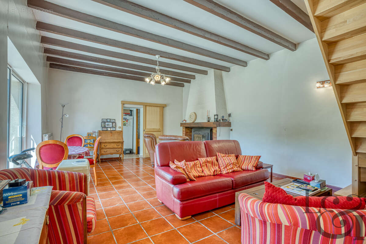 Maison rénovée à vendre proche commerces de Villeneuve-sur-Lot - photo 2