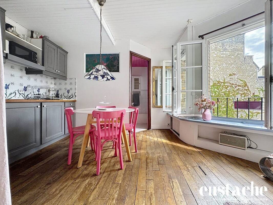 Appartement à PARIS-16E