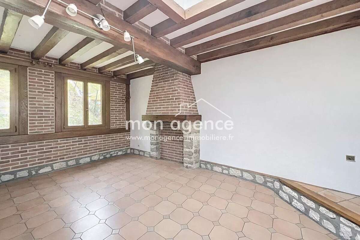 Maison à FLEURY-SUR-ANDELLE