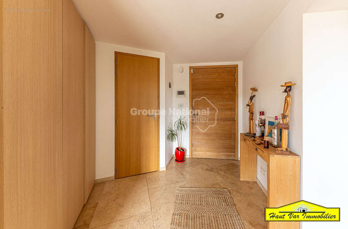 Maison à VINON-SUR-VERDON