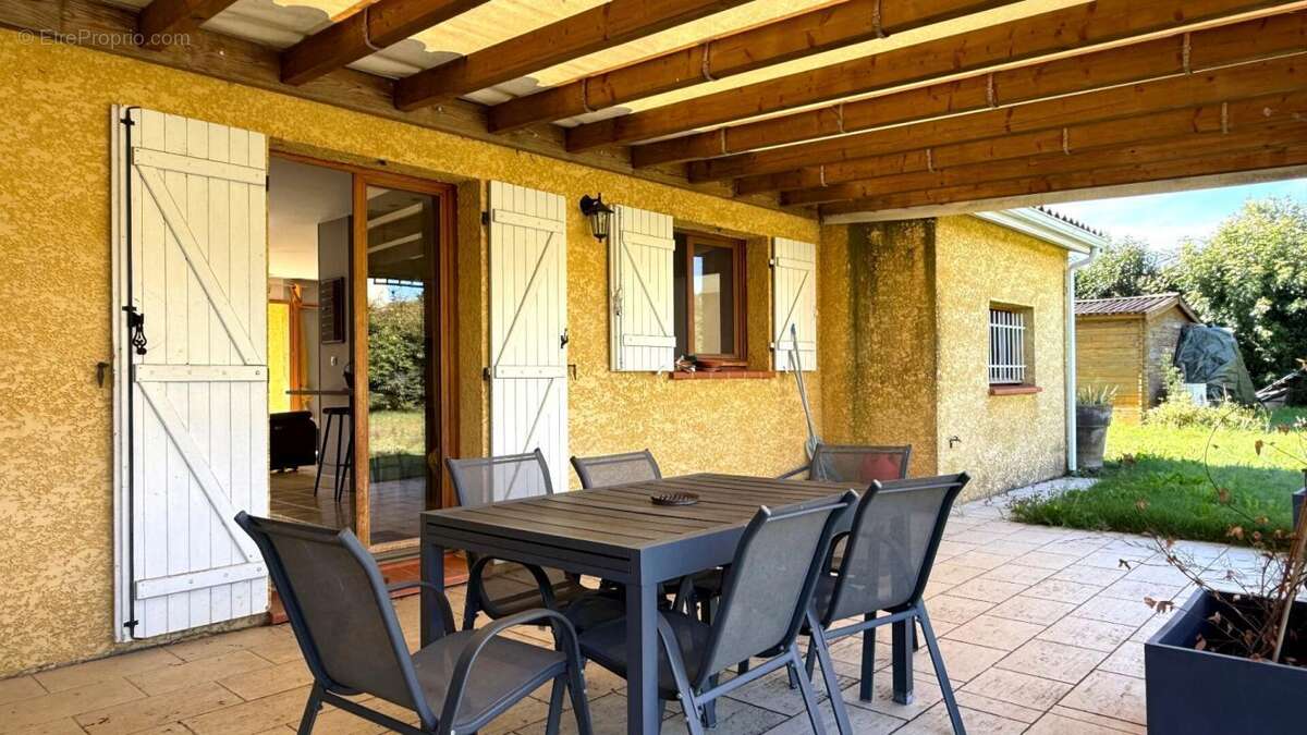 Maison à SAINT-NAUPHARY