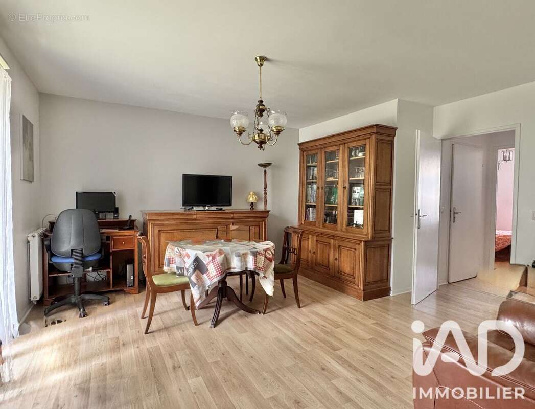 Photo 2 - Appartement à SAINT-GERMAIN-LES-CORBEIL