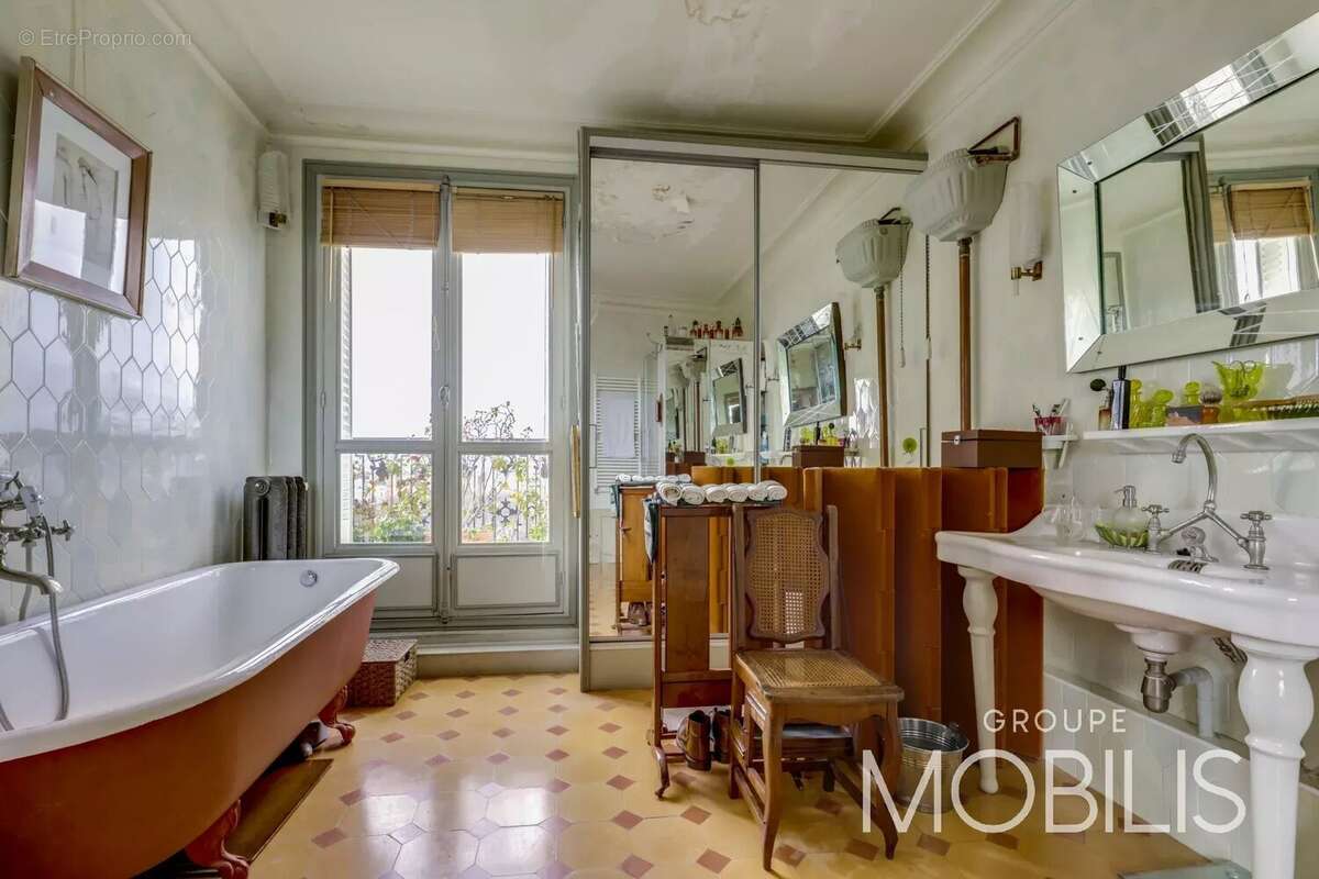 Appartement à PARIS-18E