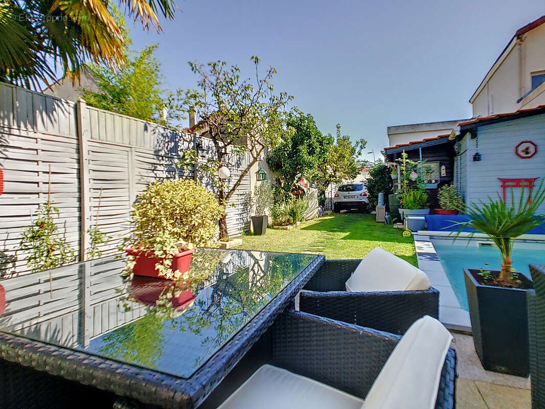 Maison à SAINT-MAUR-DES-FOSSES