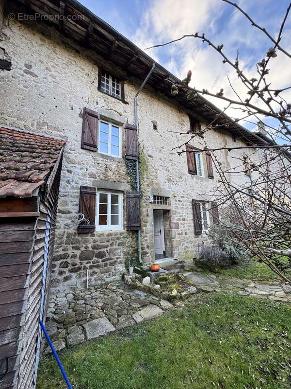 Maison à EYMOUTIERS